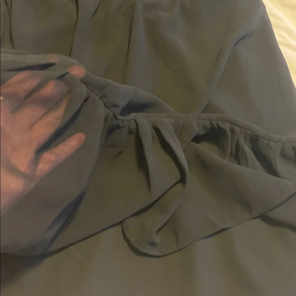 NWT Little black dress in petite large with sheer sleeves - Picture 7 of 9